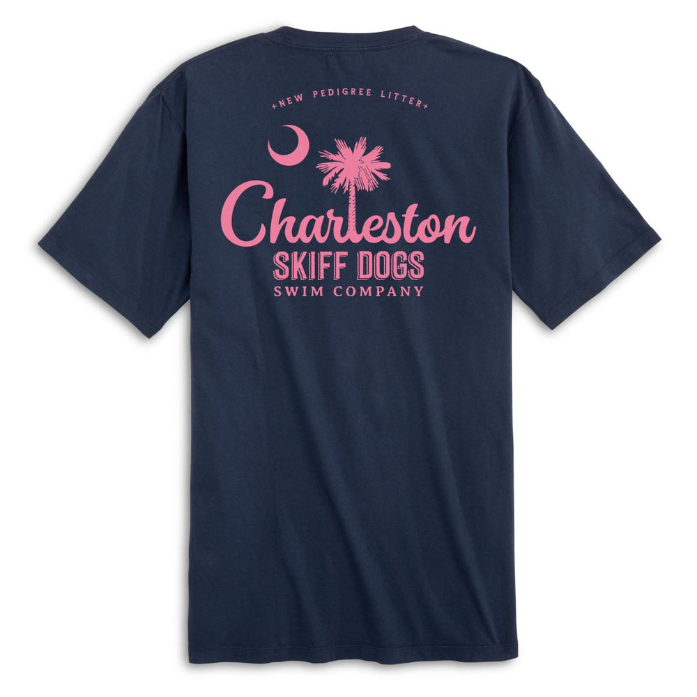 
                  
                    Load image into Gallery viewer, Skiff Dogs Hometown: Pocket Short Sleeve T-Shirt - Navy/Pink
                  
                